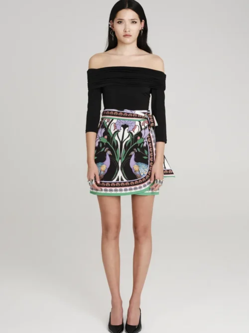 Μαύρη μπλούζα από την εταιρία Peace and Chaos.