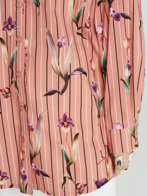 Πουκάμισο με λουλούδια από την εταιρία Peace and Chaos.