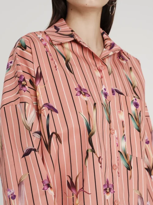 Πουκάμισο με λουλούδια από την εταιρία Peace and Chaos.