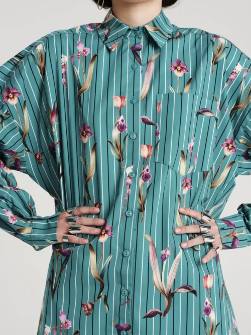 Πουκάμισο με λουλούδια από την εταιρία Peace and Chaos.