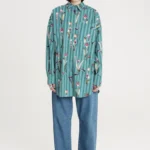 Πουκάμισο με λουλούδια από την εταιρία Peace and Chaos.