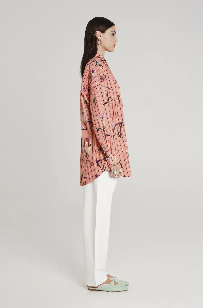 Πουκάμισο με λουλούδια από την εταιρία Peace and Chaos.