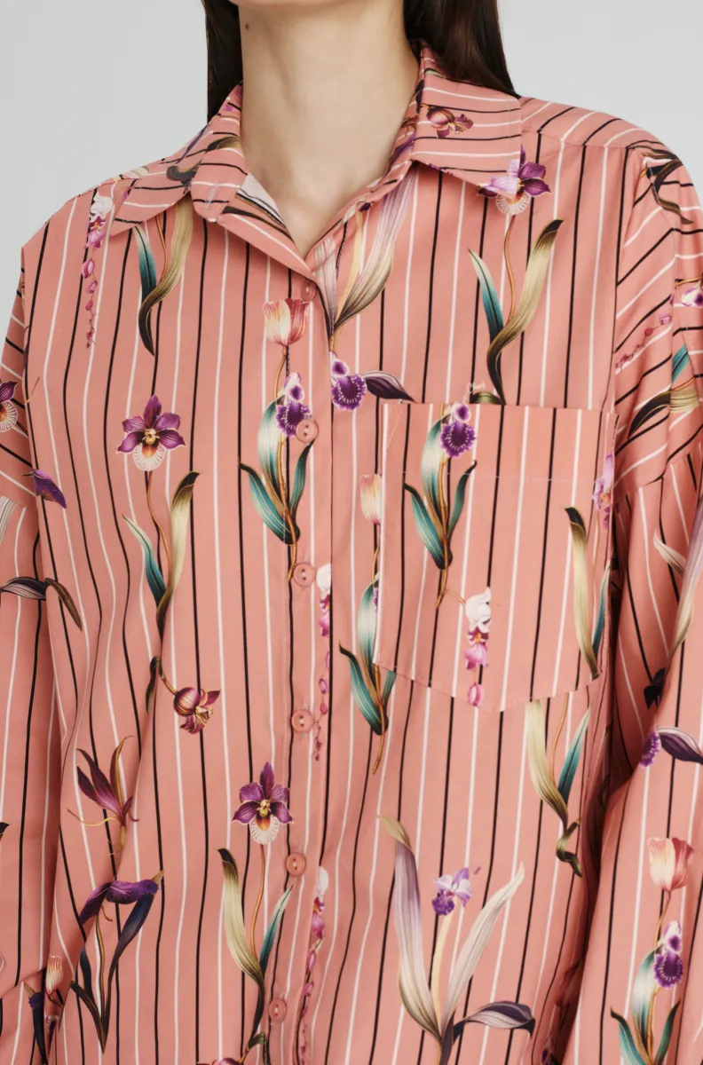 Πουκάμισο με λουλούδια από την εταιρία Peace and Chaos.