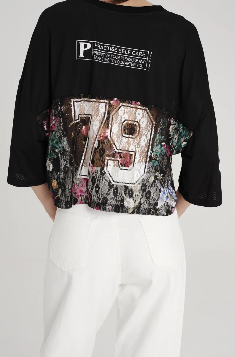 Μπλούζα με δαντέλα και σχέδια από την εταιρία Peace and Chaos.