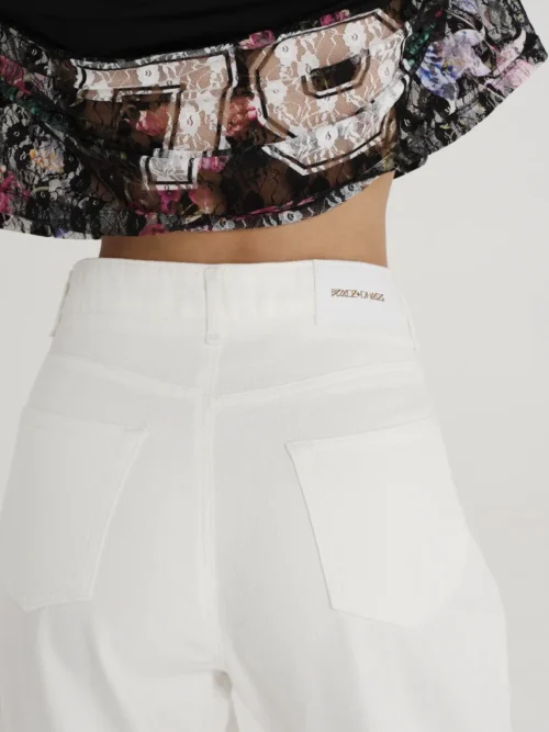 Μπλούζα με δαντέλα και σχέδια από την εταιρία Peace and Chaos.