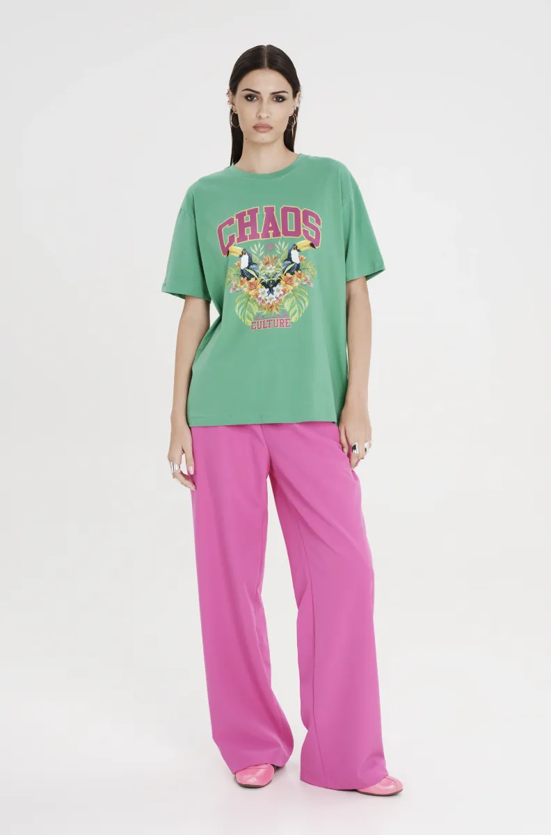 Μπλουζάκι σε χρώματα με σχέδια από την εταιρία Peace and Chaos.