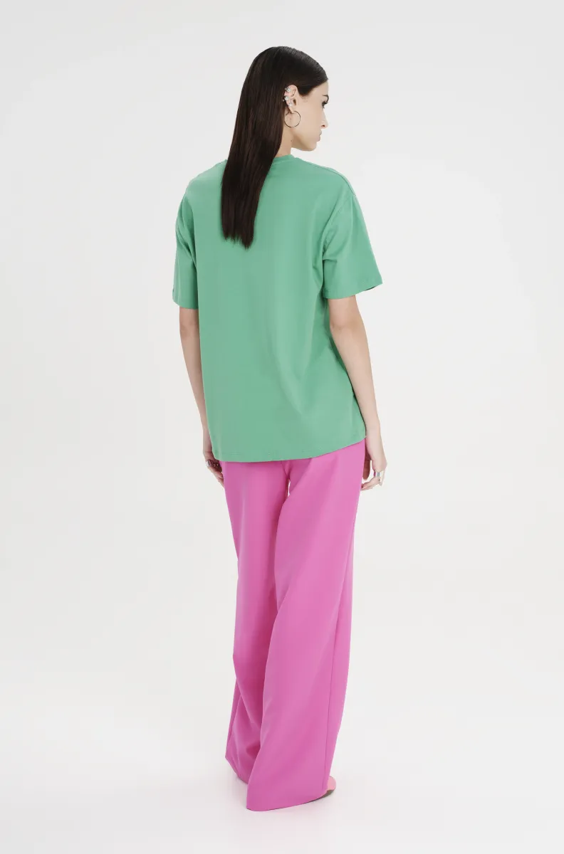 Μπλουζάκι σε χρώματα με σχέδια από την εταιρία Peace and Chaos.