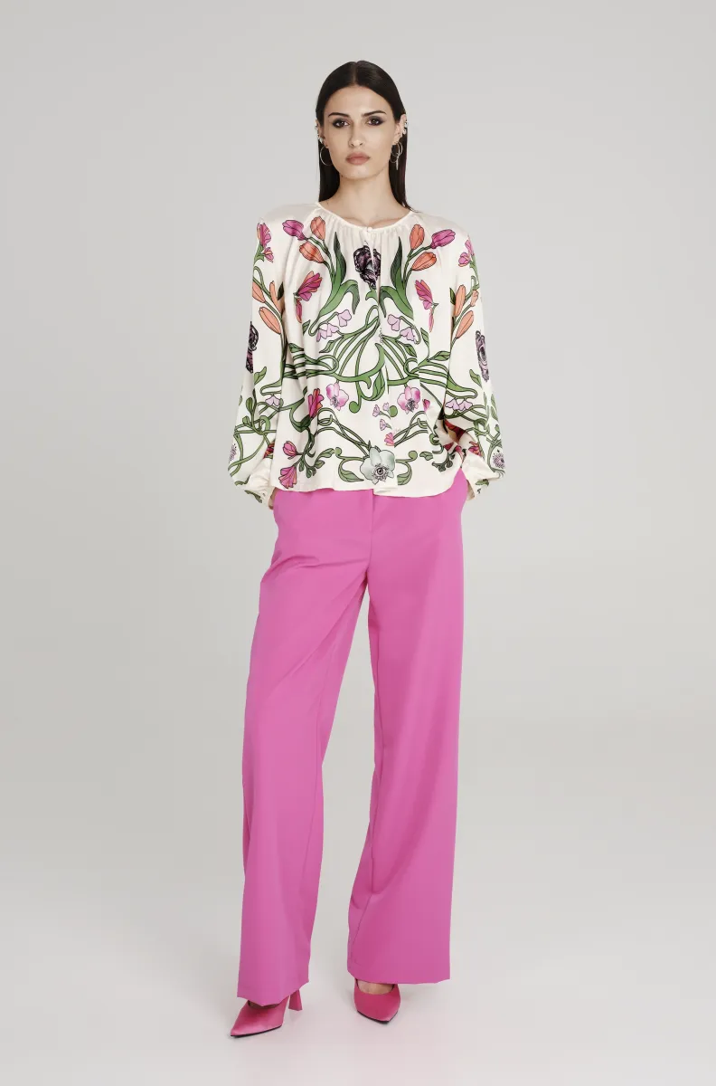 Παντελόνι από την εταιρία Peace and Chaos σε φούξια χρώμα.