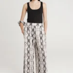 Παντελόνι με άνιμαλ σχέδια από την εταιρία Peace and Chaos.