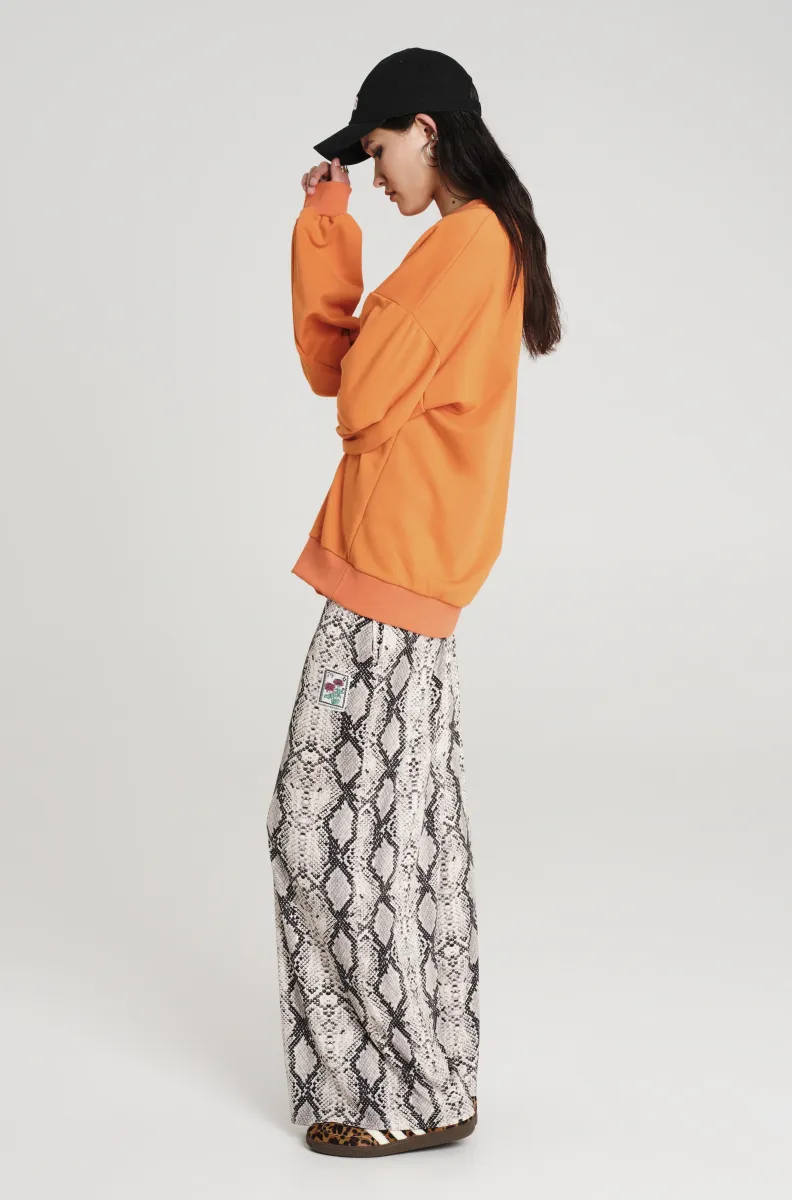 Παντελόνι με άνιμαλ σχέδια από την εταιρία Peace and Chaos.