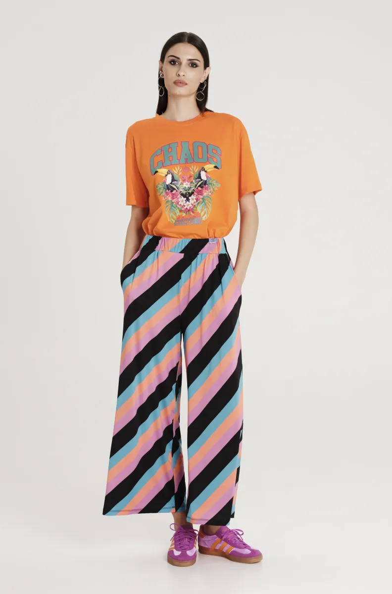 Παντελόνι με γραμμές από την εταιρία Peace and Chaos.