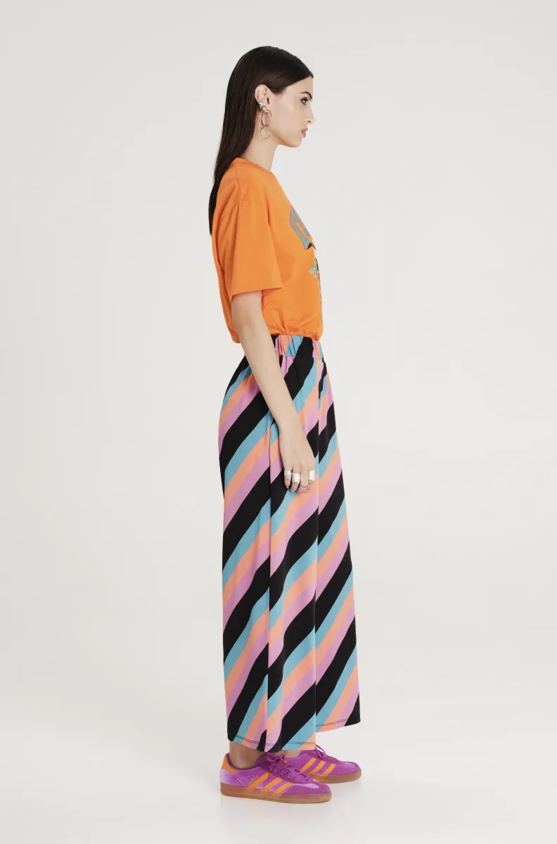 Παντελόνι με γραμμές από την εταιρία Peace and Chaos.