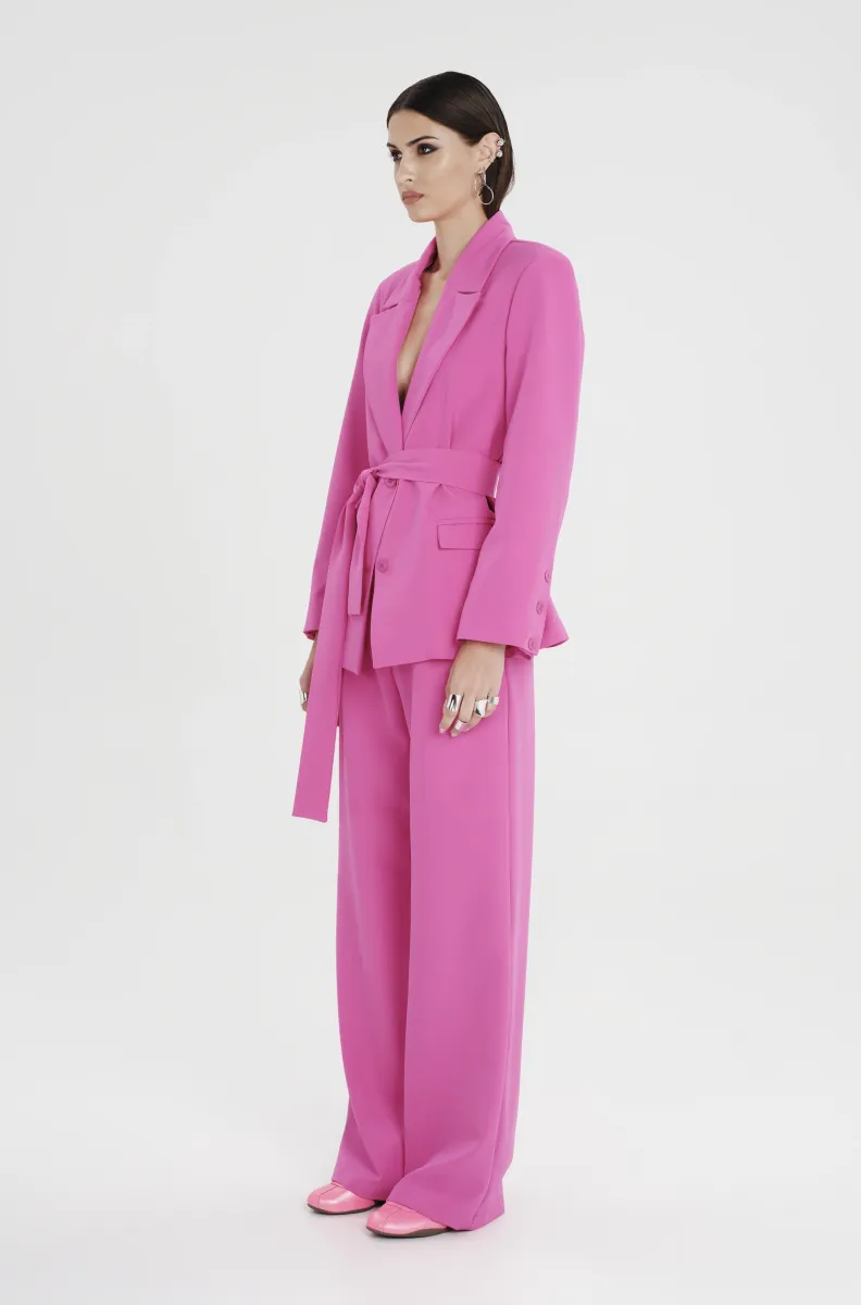 Σακάκι σε φούξια χρώμα από την εταιρία Peace and Chaos.