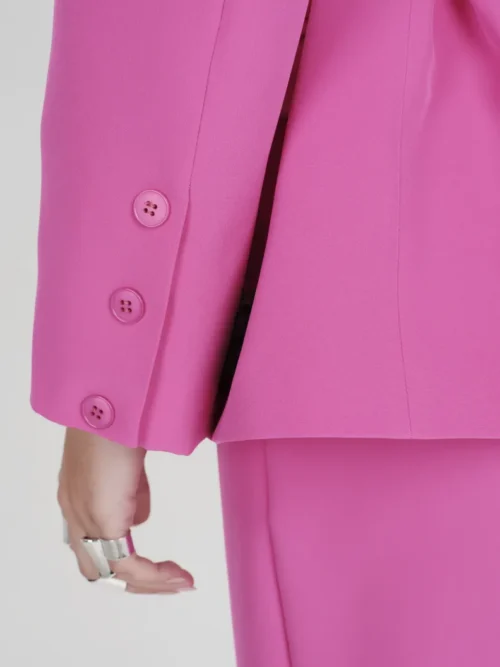 Σακάκι σε φούξια χρώμα από την εταιρία Peace and Chaos.