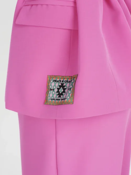 Σακάκι σε φούξια χρώμα από την εταιρία Peace and Chaos.