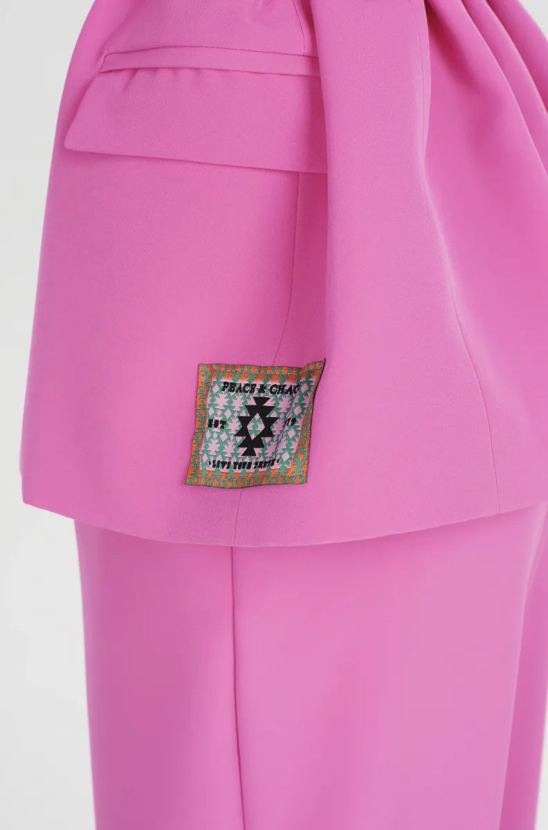 Σακάκι σε φούξια χρώμα από την εταιρία Peace and Chaos.