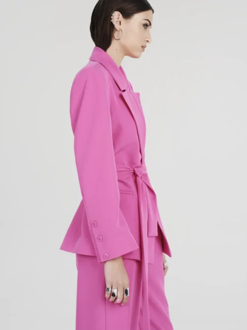 Σακάκι σε φούξια χρώμα από την εταιρία Peace and Chaos.