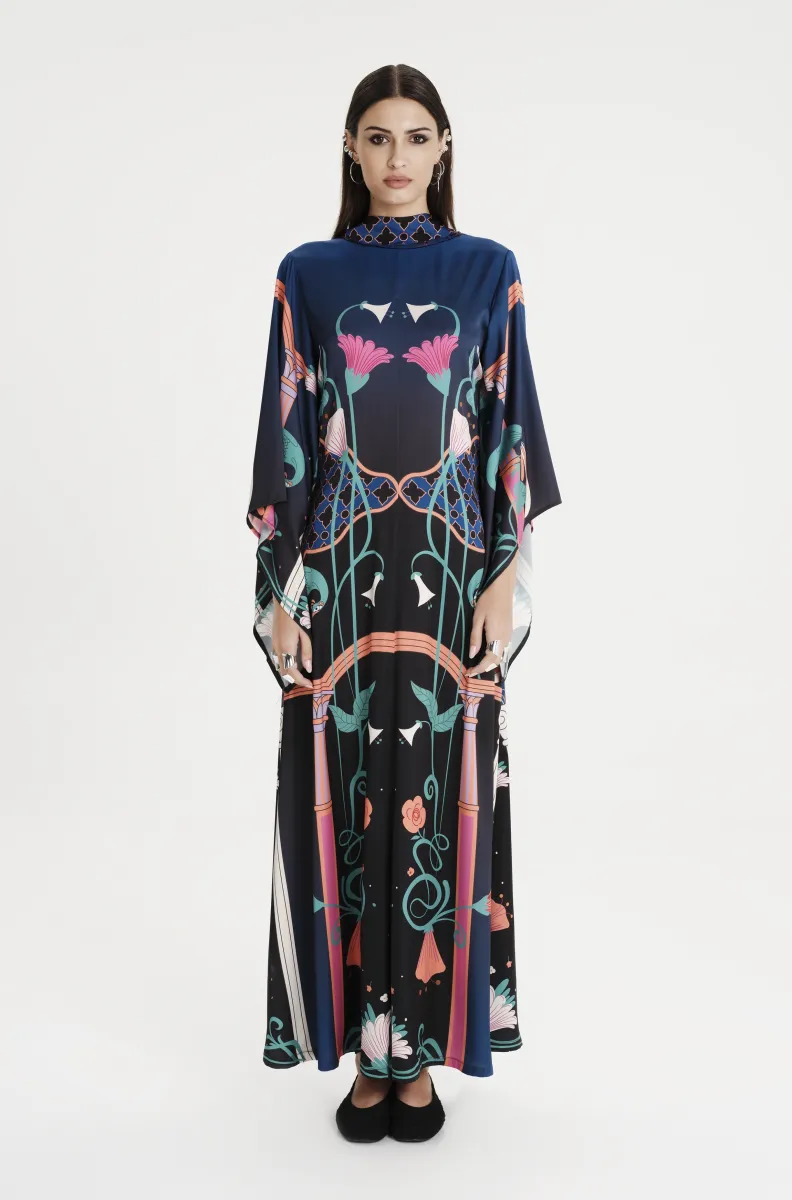 Μακρύ φόρεμα με σχέδια από την εταιρία Peace and Chaos.