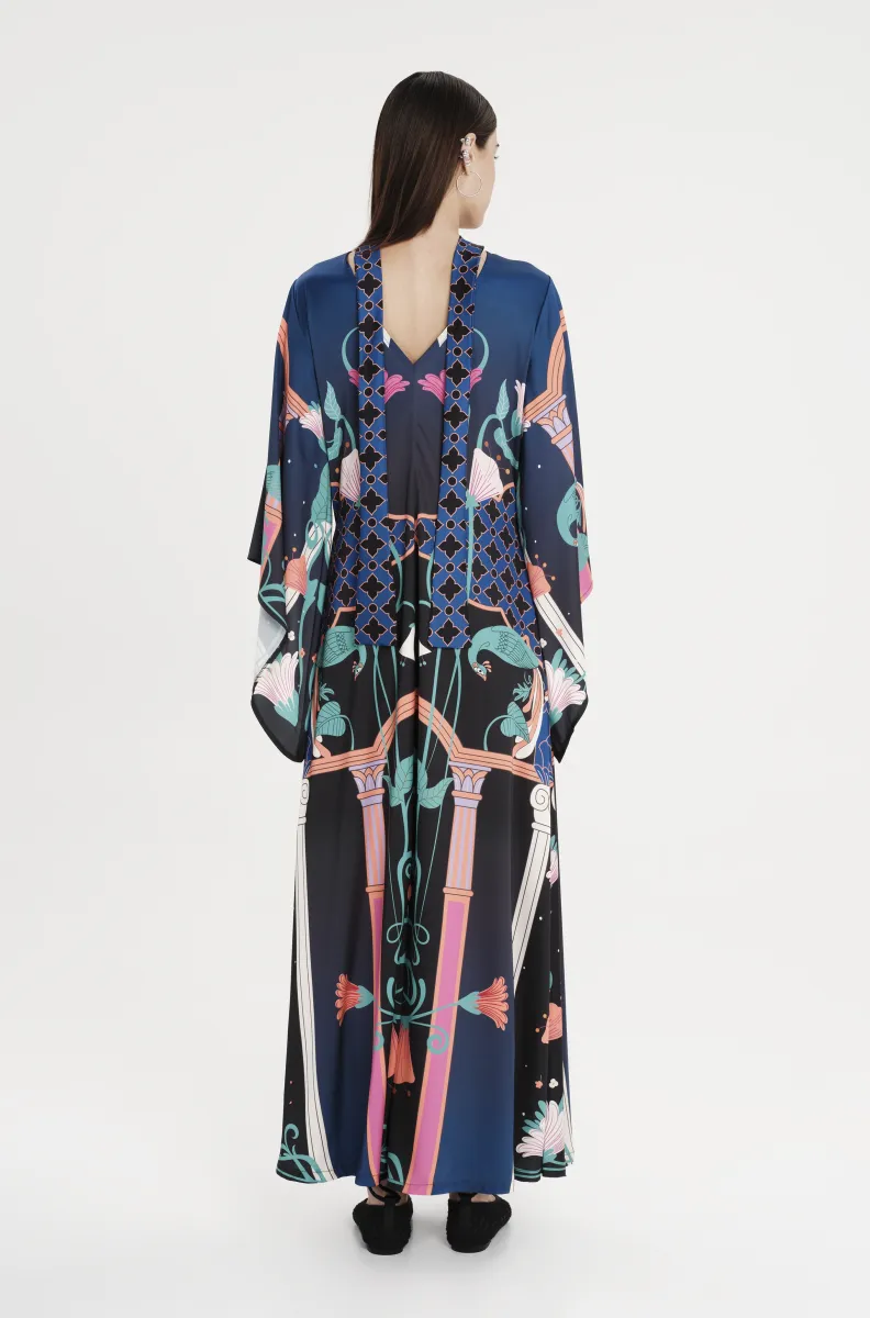 Μακρύ φόρεμα με σχέδια από την εταιρία Peace and Chaos.