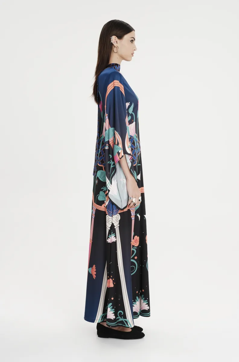 Μακρύ φόρεμα με σχέδια από την εταιρία Peace and Chaos.