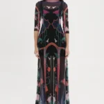Μακρύ φόρεμα με σχέδια από την εταιρία Peace and Chaos.