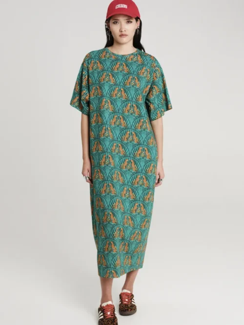 Πετρόλ φόρεμα με σχέδια από την εταιρία Peace and Chaos.