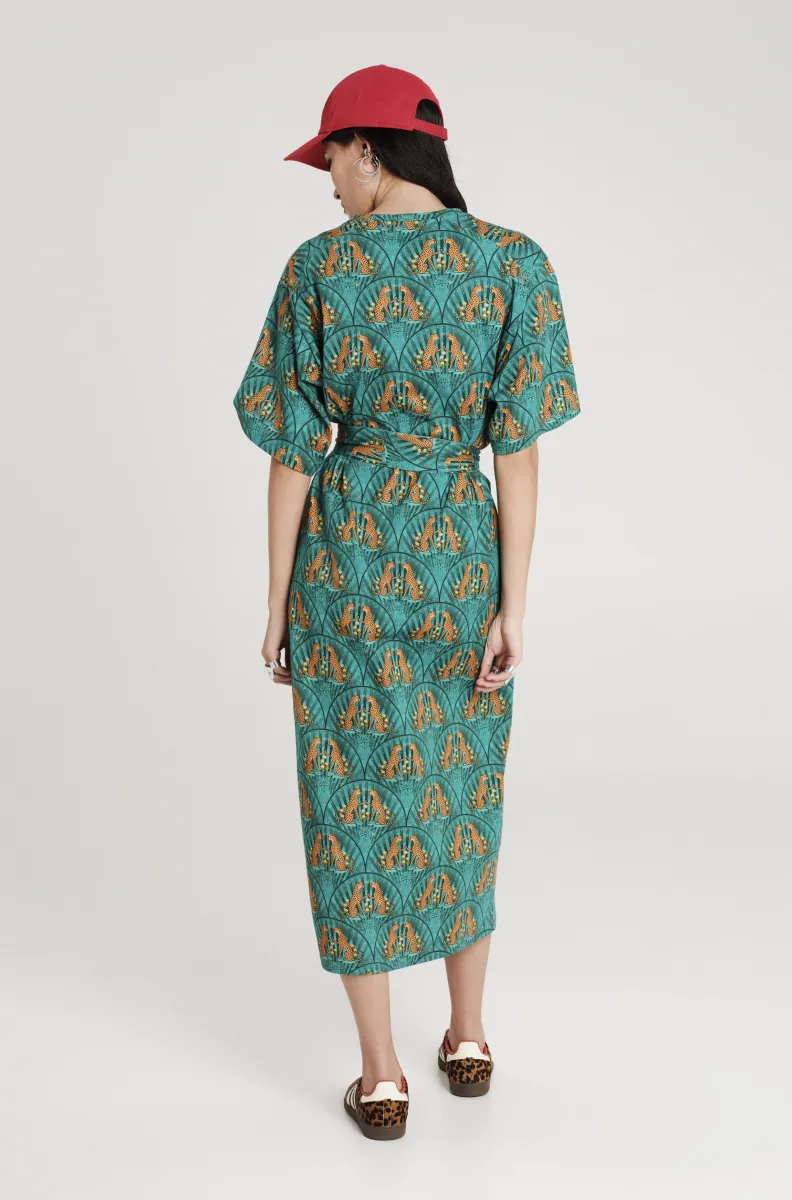 Πετρόλ φόρεμα με σχέδια από την εταιρία Peace and Chaos.