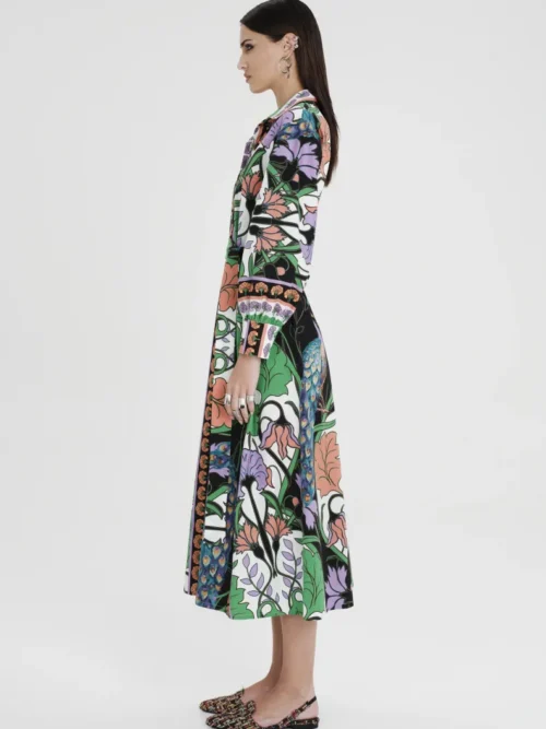 Μακρύ φόρεμα με σχέδια από την εταιρία Peace and Chaos.