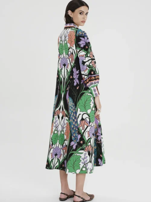 Μακρύ φόρεμα με σχέδια από την εταιρία Peace and Chaos.