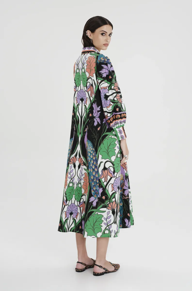 Μακρύ φόρεμα με σχέδια από την εταιρία Peace and Chaos.