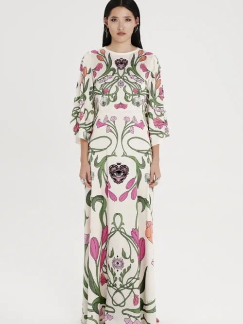 Μακρύ φόρεμα με σχέδια από την εταιρία Peace and Chaos.