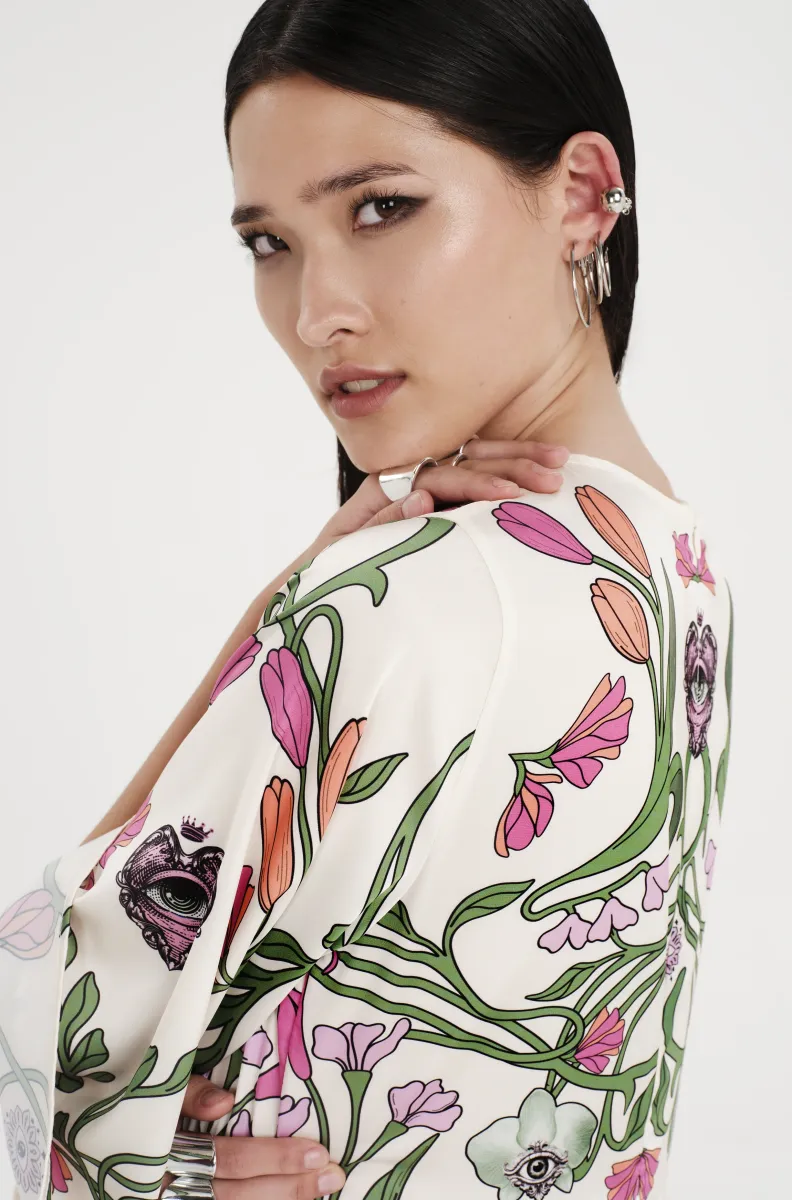 Μακρύ φόρεμα με σχέδια από την εταιρία Peace and Chaos.