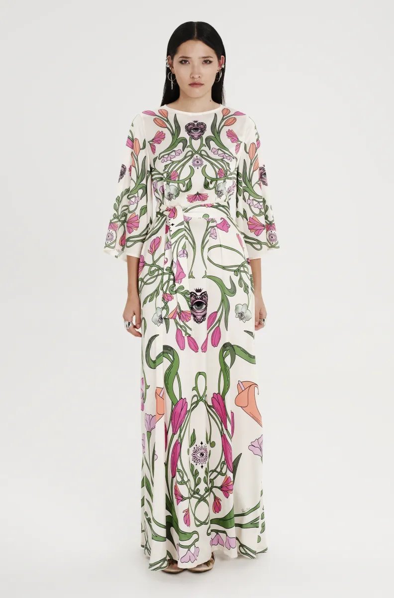 Μακρύ φόρεμα με σχέδια από την εταιρία Peace and Chaos.