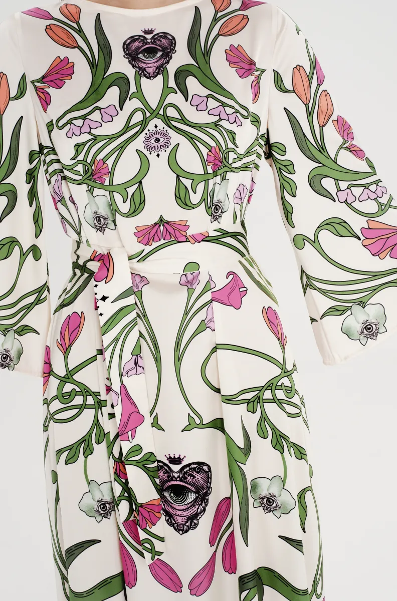 Μακρύ φόρεμα με σχέδια από την εταιρία Peace and Chaos.