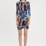 Κοντό φόρεμα με σχέδια από την εταιρία Peace and Chaos.