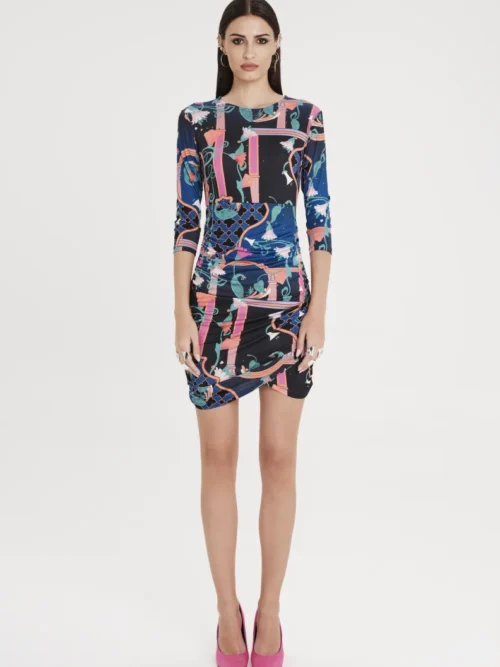 Κοντό φόρεμα με σχέδια από την εταιρία Peace and Chaos.