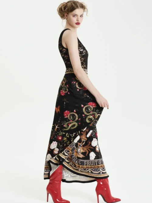 Γυναικεία μακριά φούστα από την Peace and Chaos με υπέροχα σχέδια.