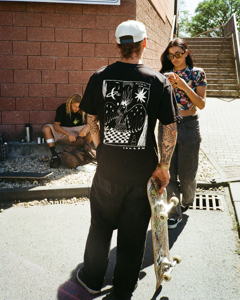 Μπλούζα με σχέδια από την εταιρία Volcom.