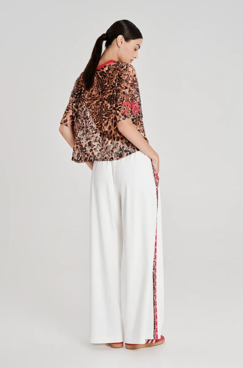 Μπλούζα με animal print από την εταιρία Peace and Chaos.