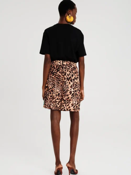 Peace & Chaos Mindfulness T-Shirt - Image 7