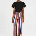 Παντελόνι σε ίσια γραμμή Πλαϊνές τσέπες και διακοσμητική πίσω τσέπη Μεταλλική λεπτομέρεια Chaka