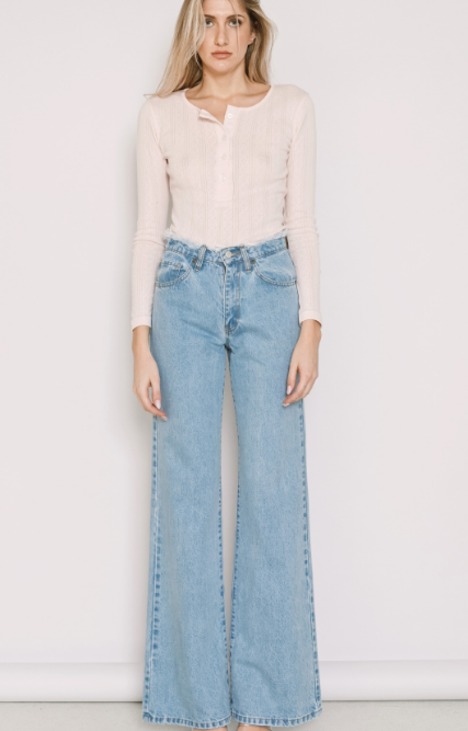 Τα Marissa wide-leg jeans φέρνουν δυναμικό attitude σε κάθε outfit. 