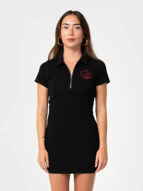 Το Bad Bubby Polo Mini Dress είναι ένα κομψό mini φόρεμα σε polo γραμμή που συνδυάζει διαχρονικό στυλ με σύγχρονη αισθητική.
