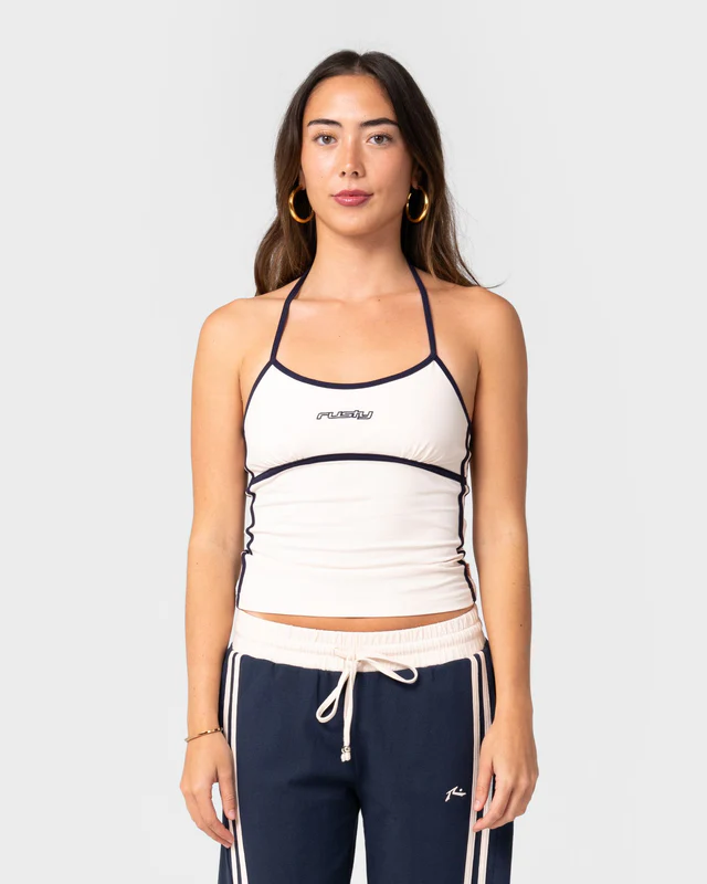 262-FSL0826-EGT-1 Το Maneater Fitted Halter Top είναι ένα εφαρμοστό αμάνικο τοπ που συνδυάζει μοντέρνο σχεδιασμό και άνεση.