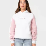Το Cyberwaves Oversized Fleece Hoodie είναι ένα oversized φούτερ με κουκούλα που συνδυάζει άνεση και σύγχρονο streetwear χαρακτήρα.