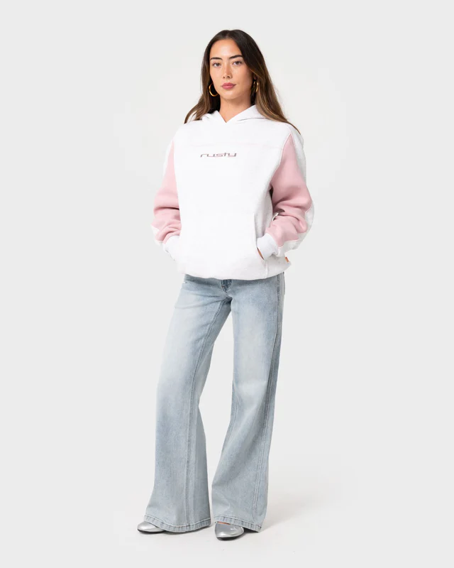Το Cyberwaves Oversized Fleece Hoodie είναι ένα oversized φούτερ με κουκούλα που συνδυάζει άνεση και σύγχρονο streetwear χαρακτήρα.
