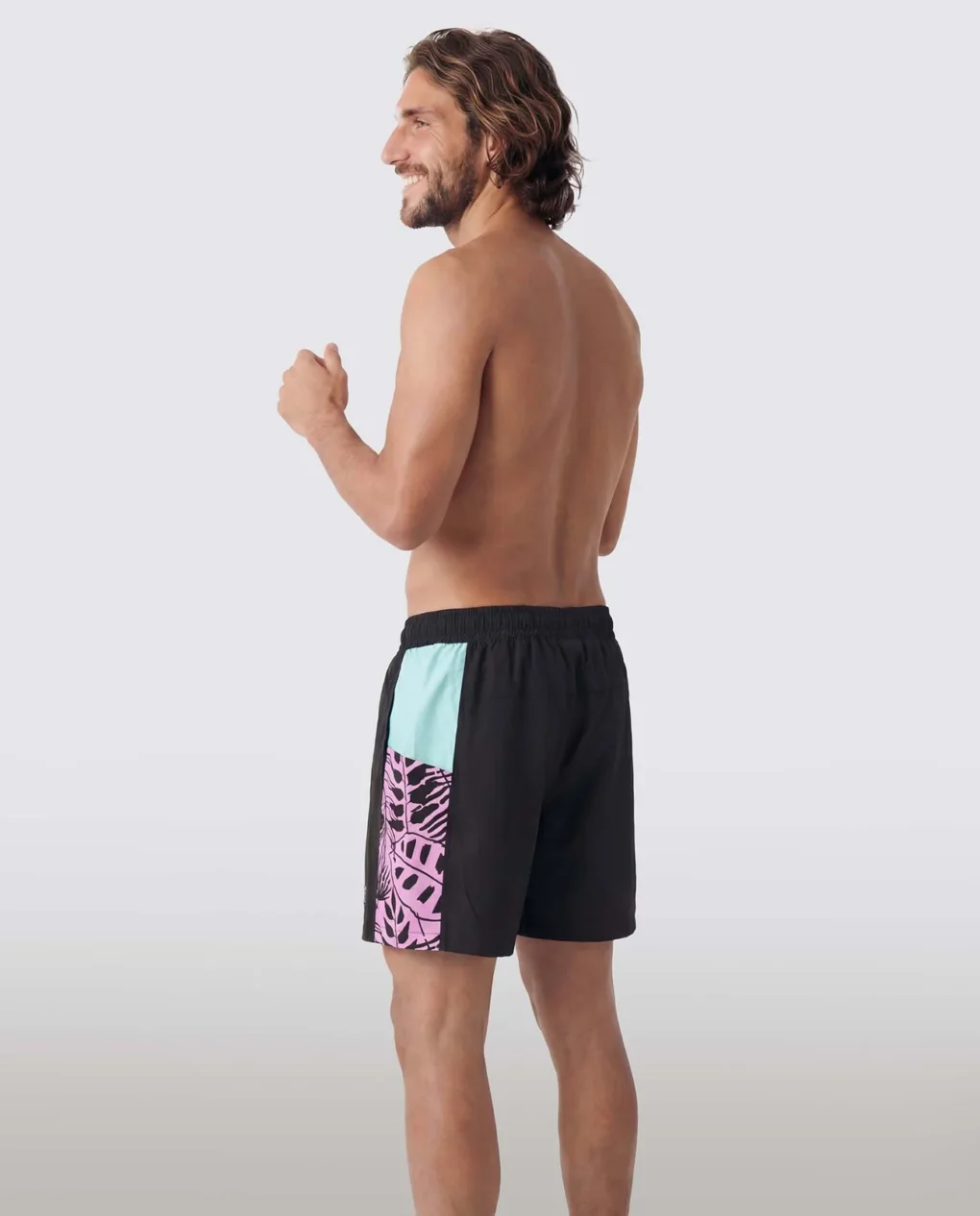 Τα Ridge Black Boardwalks είναι το ιδανικό boardshort για άνδρες που αναζητούν άνεση, υψηλή απόδοση και διαχρονικό στυλ.