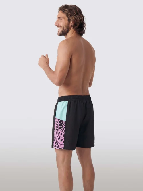 Τα Ridge Black Boardwalks είναι το ιδανικό boardshort για άνδρες που αναζητούν άνεση, υψηλή απόδοση και διαχρονικό στυλ.