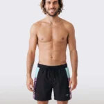 Τα Ridge Black Boardwalks είναι το ιδανικό boardshort για άνδρες που αναζητούν άνεση, υψηλή απόδοση και διαχρονικό στυλ.