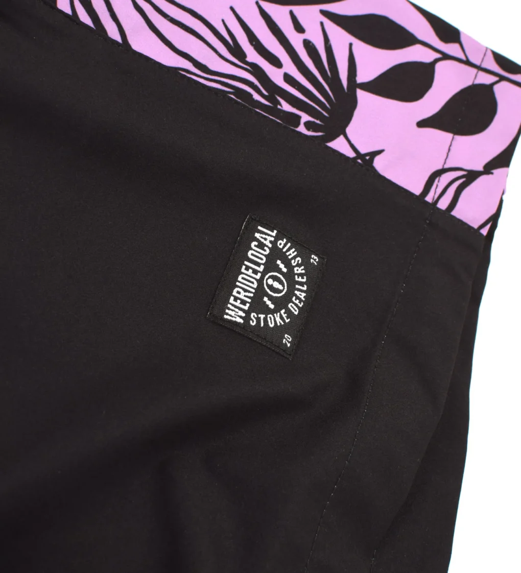 Τα Ridge Black Boardwalks είναι το ιδανικό boardshort για άνδρες που αναζητούν άνεση, υψηλή απόδοση και διαχρονικό στυλ.